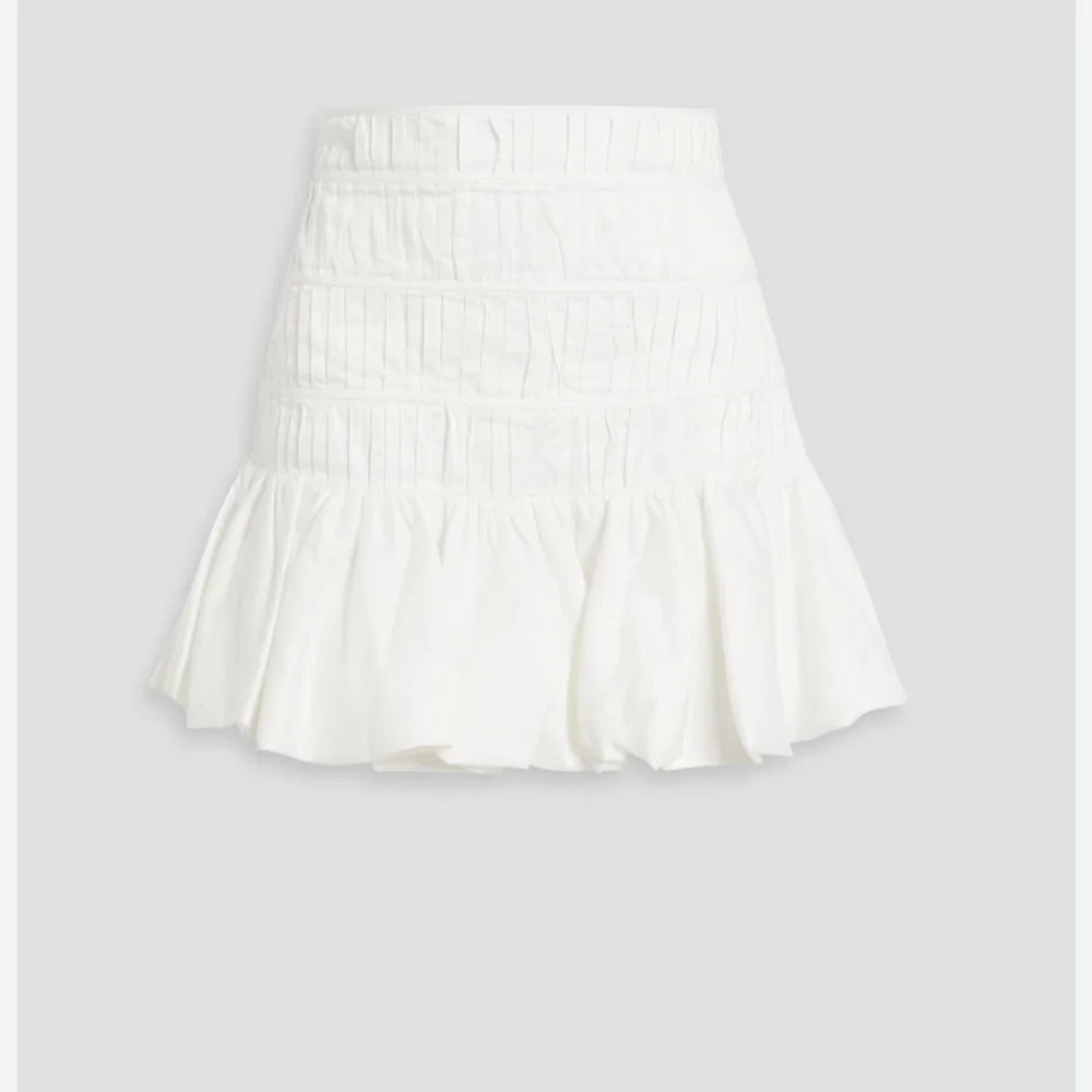 AJE white skirt!!!!! Size 4 Australian so XXS in U.S.